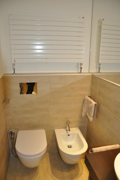 Charming Como - Apartment Downtown In The Pedestrian Area With 2 Double Bedrooms And 2 Complete Bathrooms A Spacious Living Room And Full Equipped Kitchen Luaran gambar